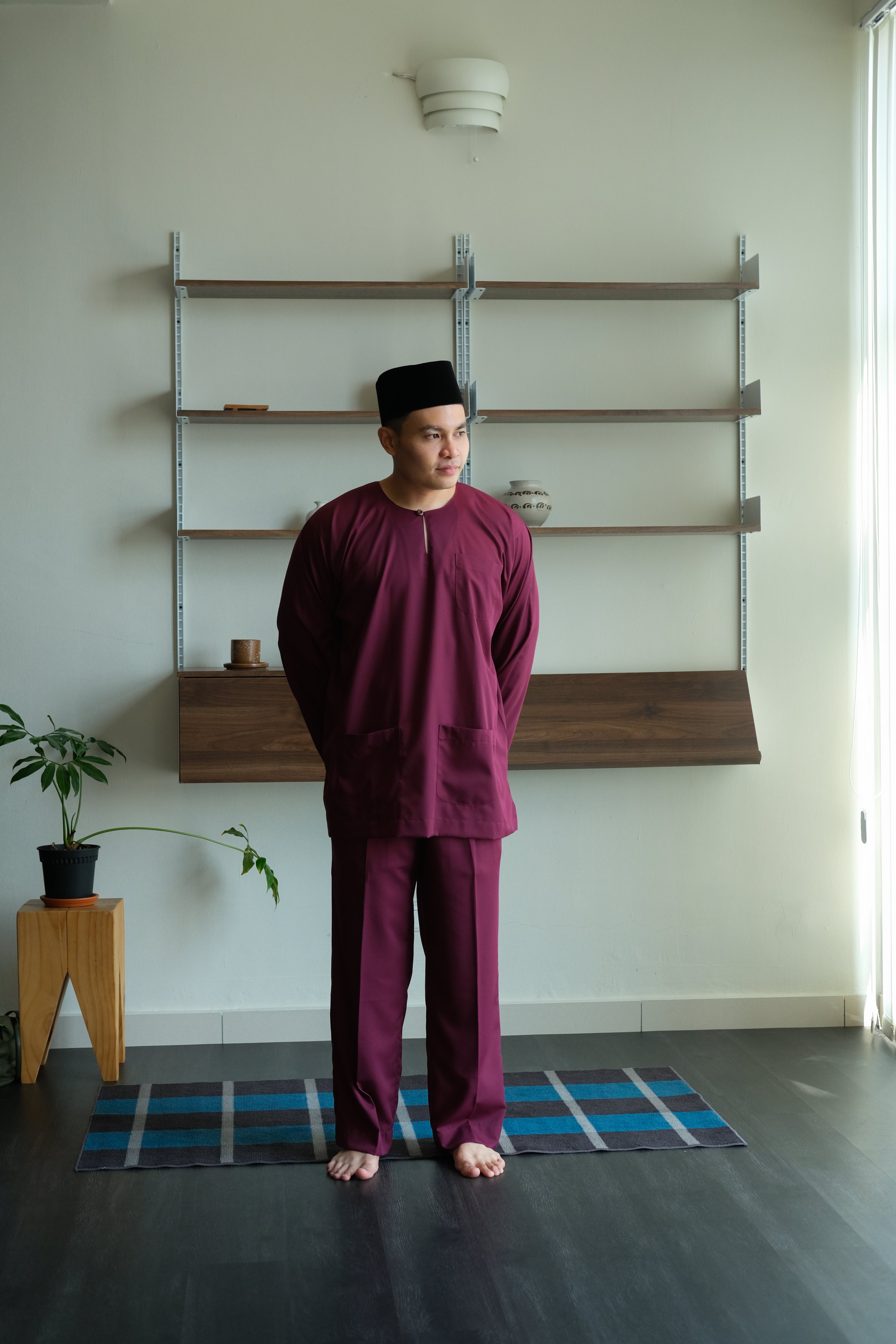 Teluk Belanga in Burgundy