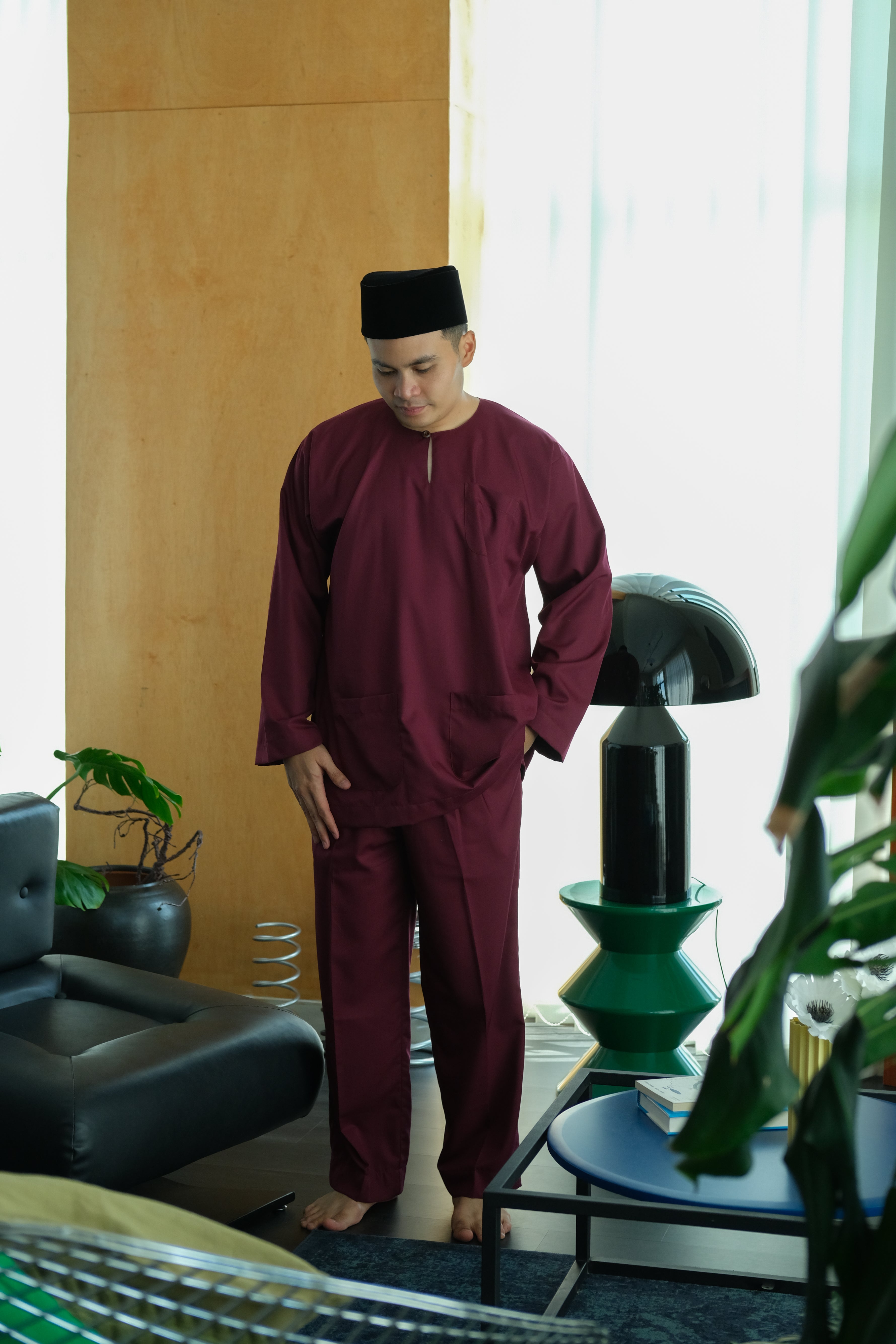 Teluk Belanga in Burgundy