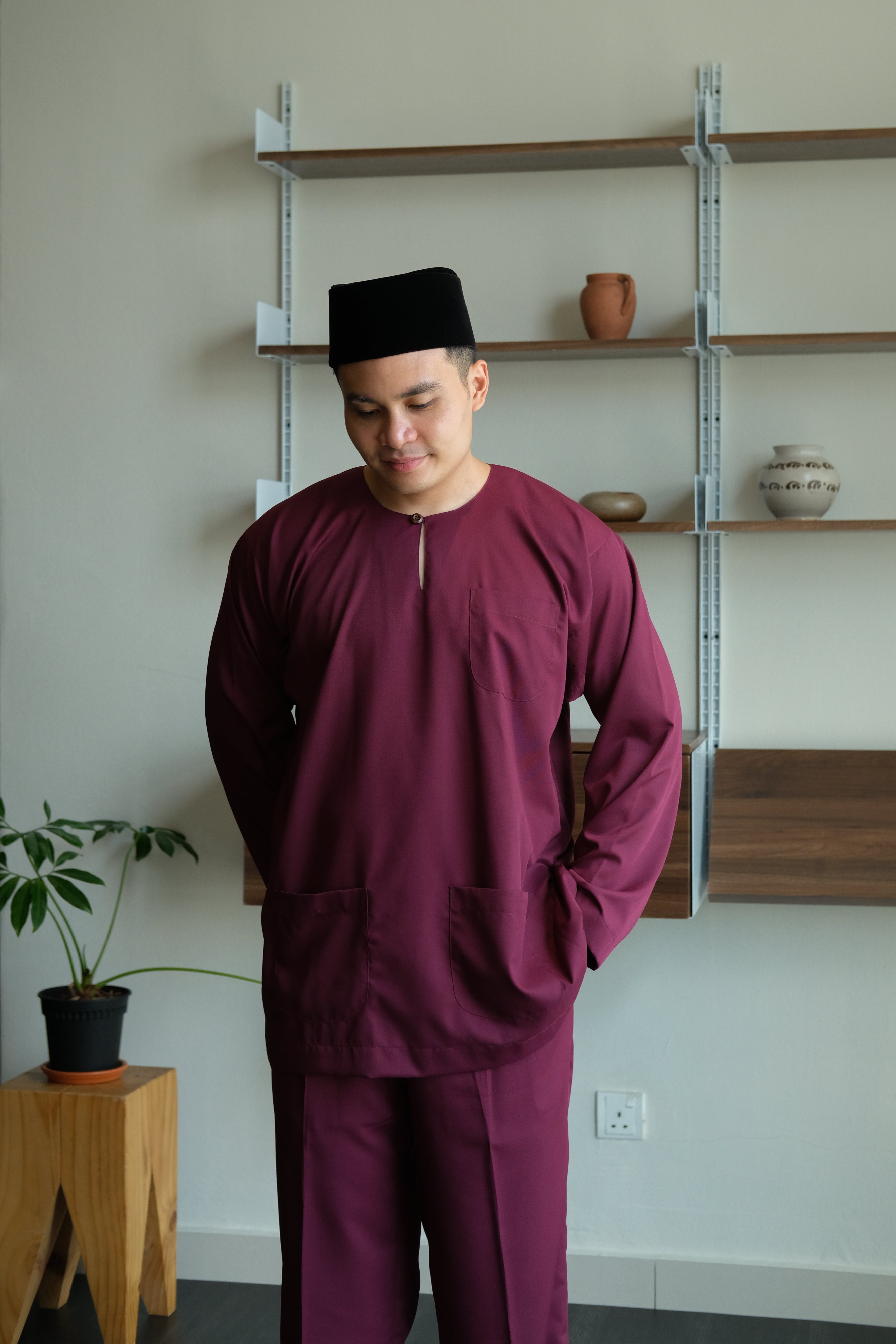 Teluk Belanga in Burgundy